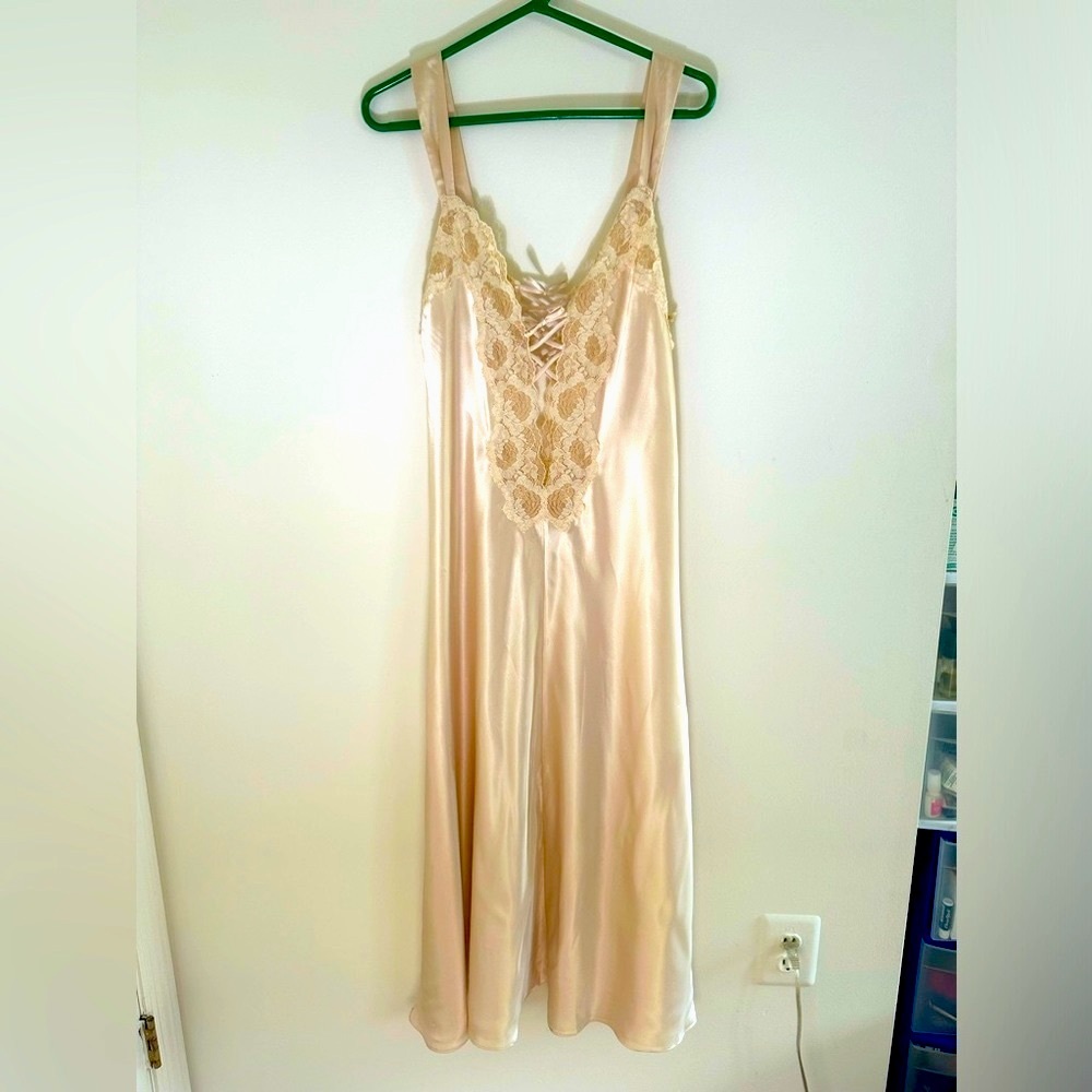 Absolutely beautiful gold VS sexy long lace lounge gown with wide straps